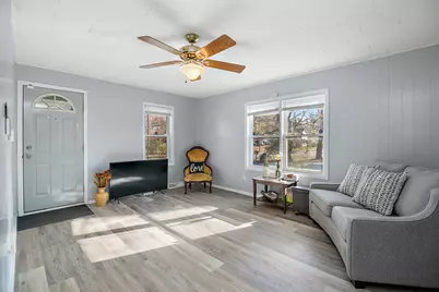 907 N Virginia Street, Watseka, IL 60970 - Photo 7