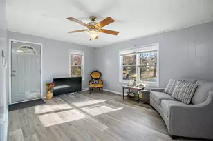 907 N Virginia St, Watseka, IL 60970 - Photo 7