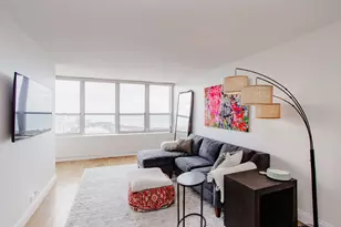 655 W Irving Park Rd, Chicago, IL 60613 - Photo 7