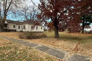 1706 Erie Ave, Savanna, IL 61074 - Photo 3