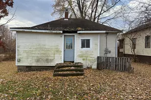 1706 Erie Ave, Savanna, IL 61074 - Photo 7