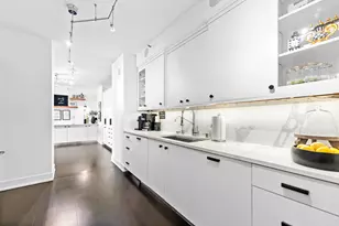 55 W Delaware Pl, Chicago, IL 60610 - Photo 23