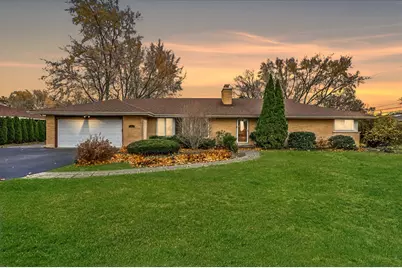 17 N Wildwood Drive, Prospect Heights, IL 60070 - Photo 1