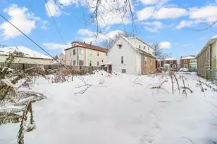 8626 S Kingston Ave, Chicago, IL 60617 - Photo 3