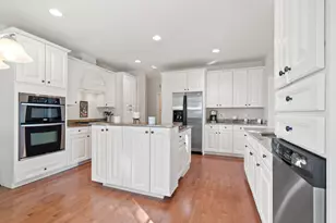 2904 Portage St, Naperville, IL 60564 - Photo 13