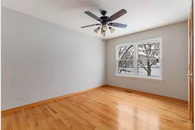 186 N Crooked Lake Lane, Lindenhurst, IL 60046 - Photo 15