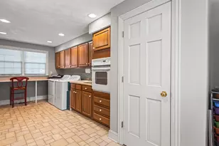 811 Paris Ave, Rockford, IL 61107 - Photo 13