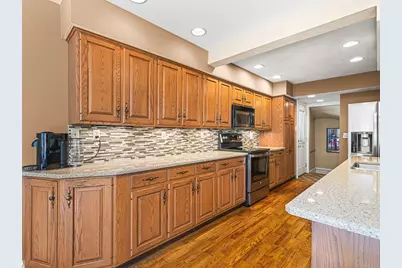 811 Paris Avenue, Rockford, IL 61107 - Photo 5