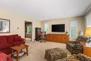 811 Paris Ave, Rockford, IL 61107 - Photo 9