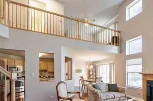 232 Manor Dr, Buffalo Grove, IL 60089 - Photo 3