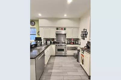 2921 N Pine Grove Avenue #1, Chicago, IL 60657 - Photo 21