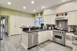 2921 N Pine Grove Ave, Chicago, IL 60657 - Photo 19