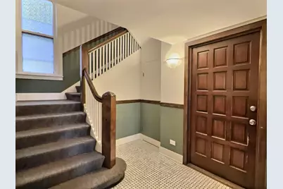 2921 N Pine Grove Avenue #1, Chicago, IL 60657 - Photo 3