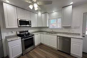 1202 E Jefferson Street E, Clifton, IL 61727 - Photo 3