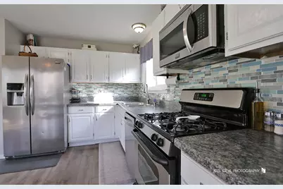2348 N Old Pond Lane, Round Lake Beach, IL 60073 - Photo 9
