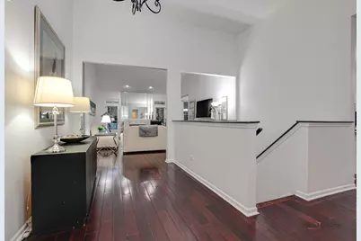 1 Hotchkiss Court, Lincolnshire, IL 60069 - Photo 5