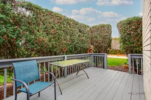 1 Hotchkiss Ct, Lincolnshire, IL 60069 - Photo 35