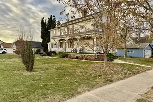 506 N Pleasant St, Princeton, IL 61356 - Photo 1