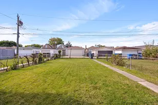 9018 S Ridgeland Ave, Chicago, IL 60617 - Photo 3