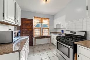 415 Blackhawk St, Aurora, IL 60506 - Photo 7