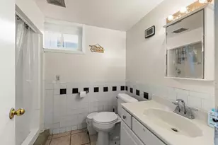 415 Blackhawk St, Aurora, IL 60506 - Photo 17