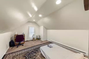 415 Blackhawk St, Aurora, IL 60506 - Photo 15