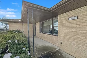 1621 N 2000 East Rd, Watseka, IL 60970 - Photo 3