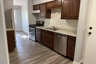 2920 Roberts Dr, Woodridge, IL 60517 - Photo 3