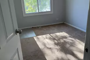 2920 Roberts Dr, Woodridge, IL 60517 - Photo 5