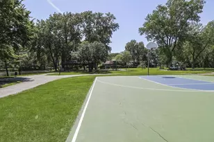 806 Wildwood Ct, Oak Brook, IL 60523 - Photo 45