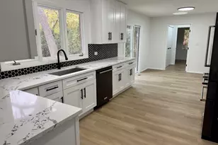 806 Wildwood Ct, Oak Brook, IL 60523 - Photo 7