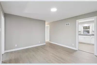 519 S Sycamore Street, Genoa, IL 60135 - Photo 5