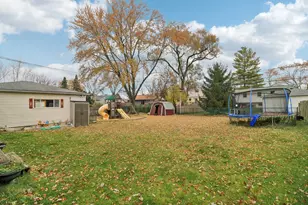 610 Maple Dr, Buffalo Grove, IL 60089 - Photo 35