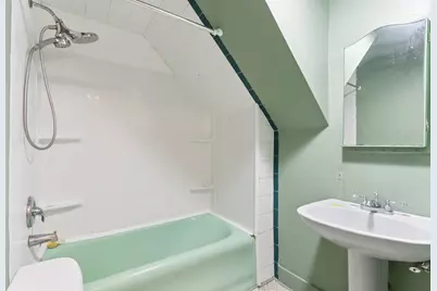 720 N 9th Street, Dekalb, IL 60115 - Photo 9