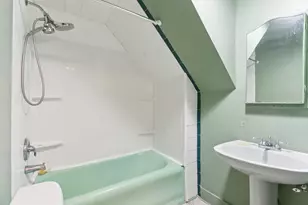 720 N 9th St, Dekalb, IL 60115 - Photo 9