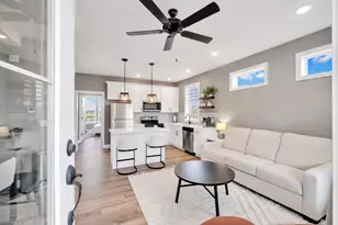 214 Great Loop E Dr, Ottawa, IL 61350 - Photo 3