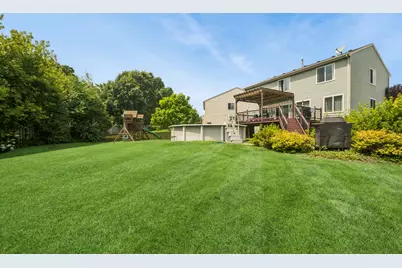 560 Canterbury Lane, Pingree Grove, IL 60140 - Photo 15