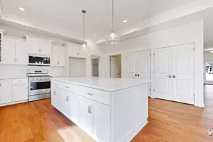 24445 W River Crossing Dr, Shorewood, IL 60404 - Photo 13