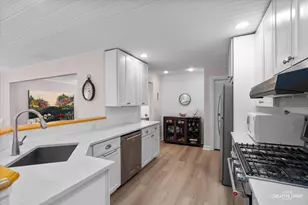 909 S Main St, Wheaton, IL 60189 - Photo 13