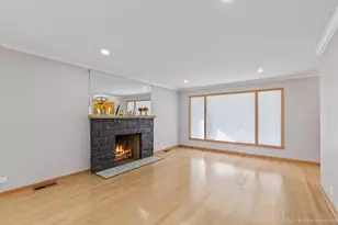 9733 S Springfield Ave, Evergreen Park, IL 60805 - Photo 5