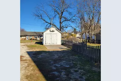 211 E Main Street, Genoa, IL 60135 - Photo 17