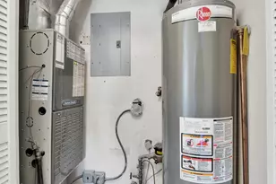 8912 Windsor Ln, Bridgeview, IL 60455 - Photo 7