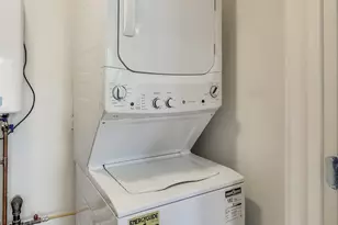 2023 N Drake Ave, Chicago, IL 60647 - Photo 19