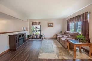 1206 Kennedy Dr, Kirkland, IL 60146 - Photo 7