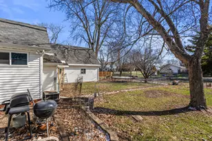 16 N Locust St, Pesotum, IL 61863 - Photo 7