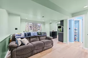 1818 Stratford Dr, Champaign, IL 61821 - Photo 21