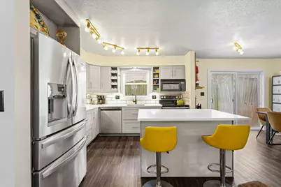 1818 Stratford Drive, Champaign, IL 61821 - Photo 9