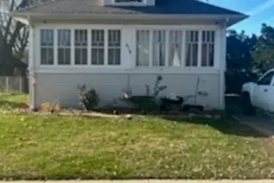 614 Illinois Ave, Elgin, IL 60120 - Photo 1