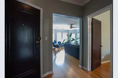 2048 W Fargo Avenue #3W, Chicago, IL 60645 - Photo 5