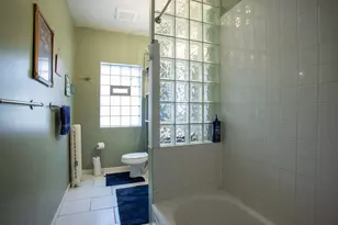 2048 W Fargo Ave, Chicago, IL 60645 - Photo 9